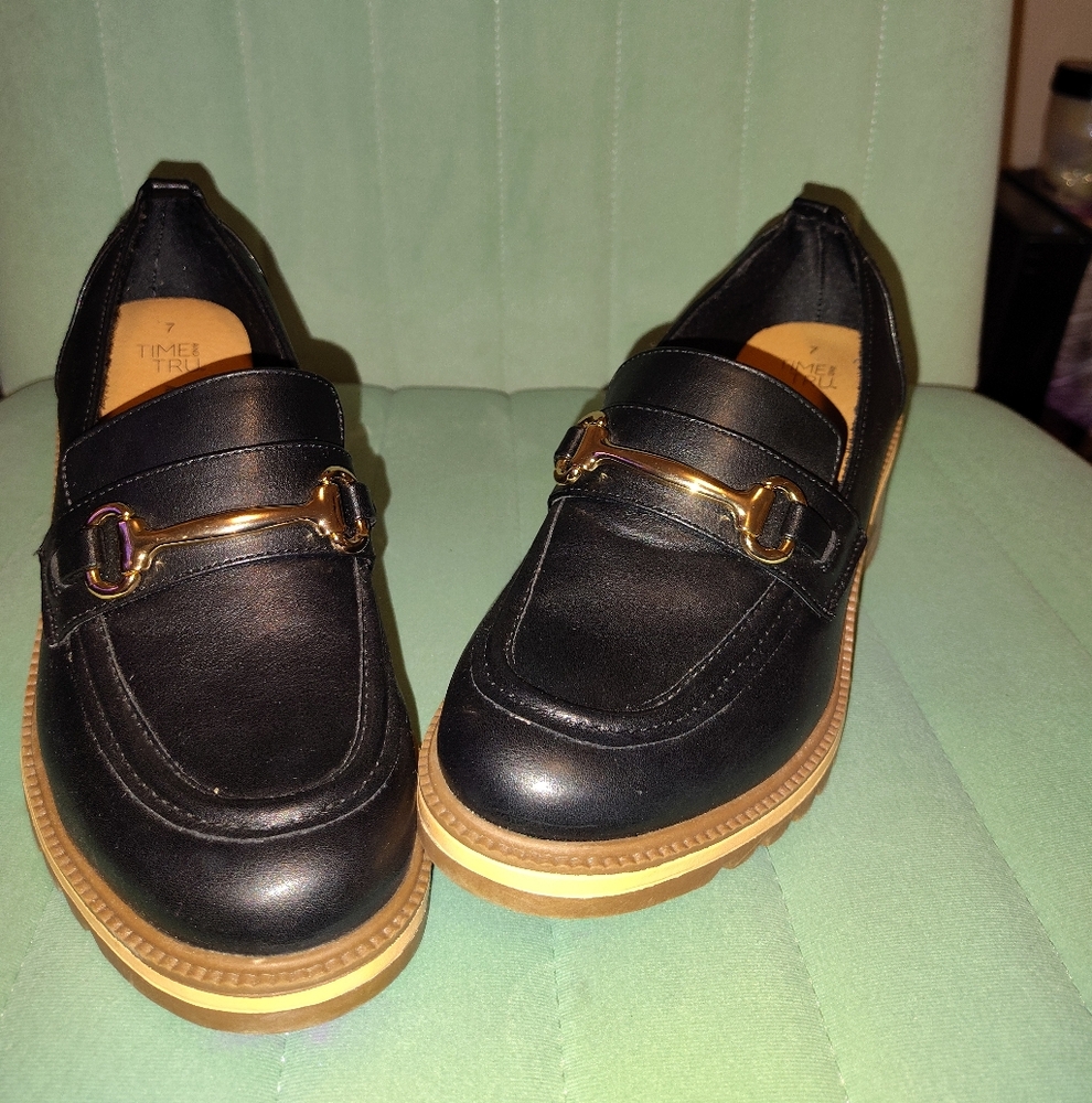 Time And Tru Platform Shoes Black Women's Size 7 Memory Foam (NWOT)